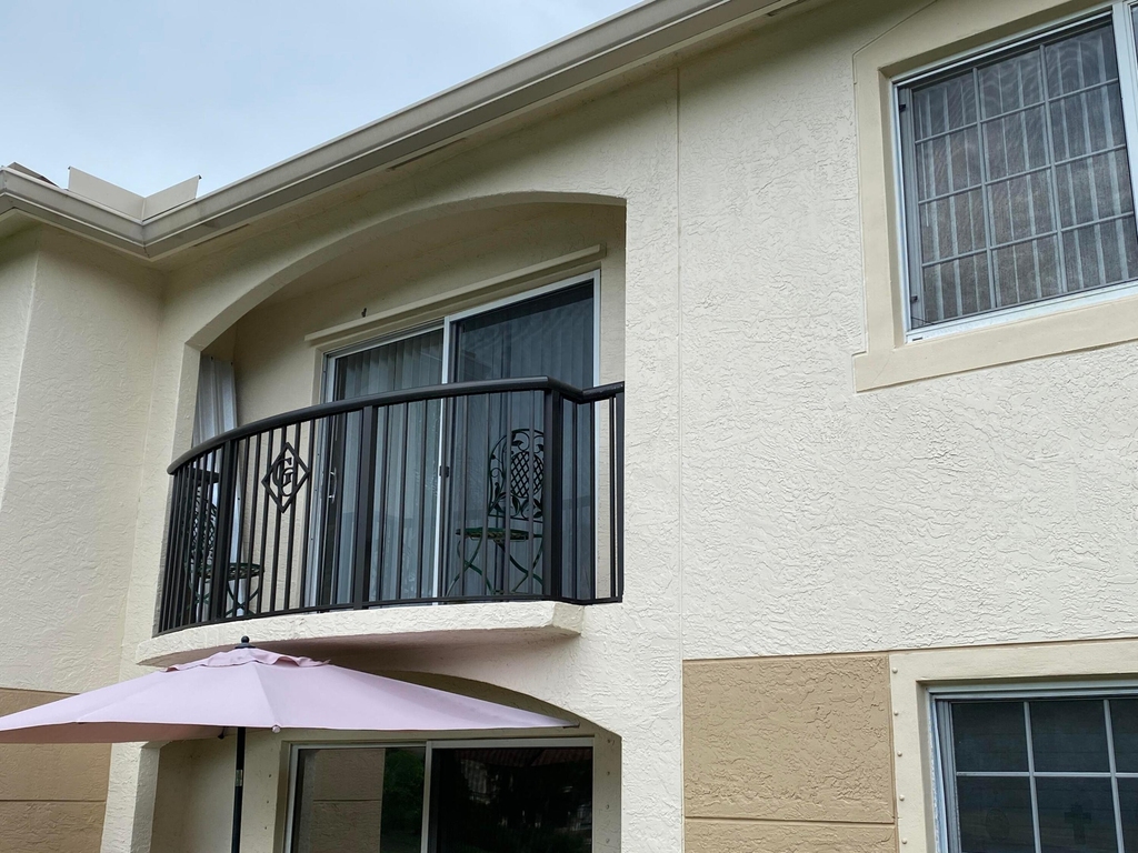 100 Crestwood Court N - Photo 2