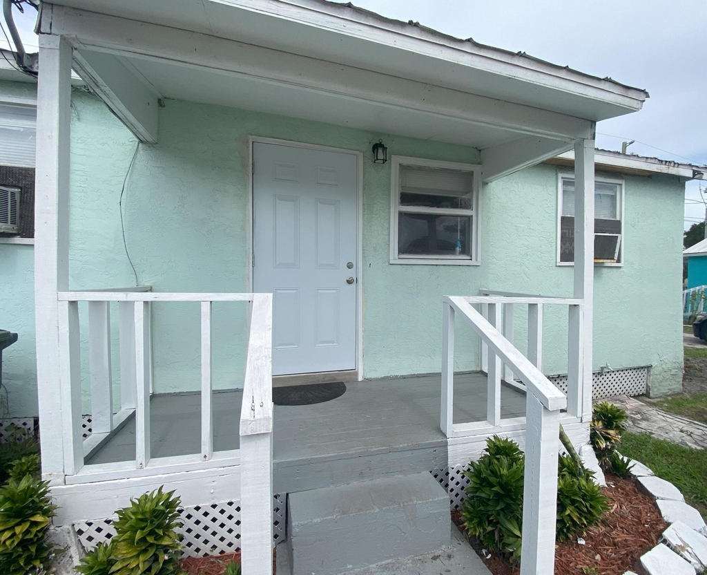 429 N 14th Street - Photo 1