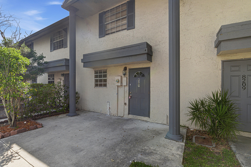 8207 Fairway Road - Photo 3