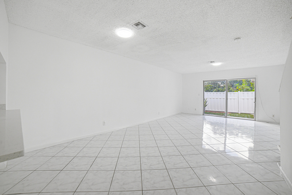8207 Fairway Road - Photo 10