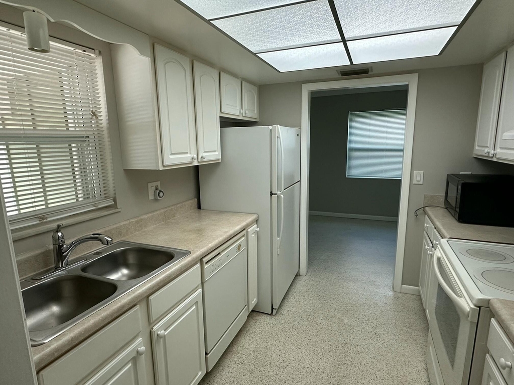 2095 Nw Fork Road - Photo 3