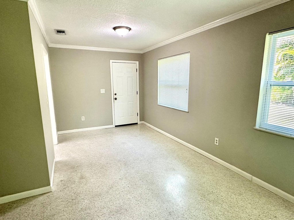 2095 Nw Fork Road - Photo 7