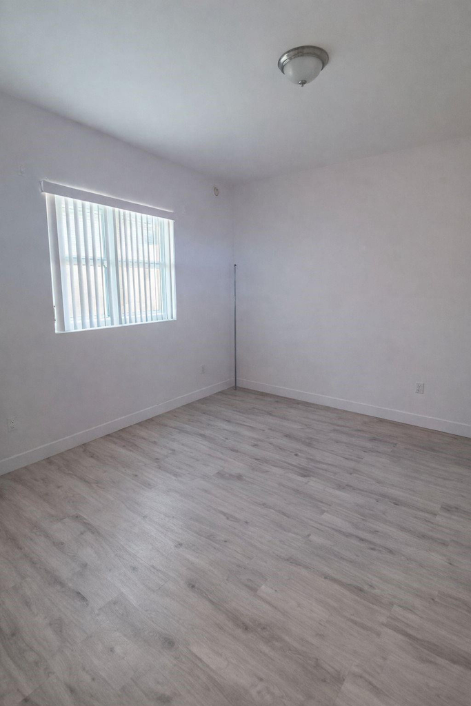 14951 Royal Oaks Lane - Photo 4