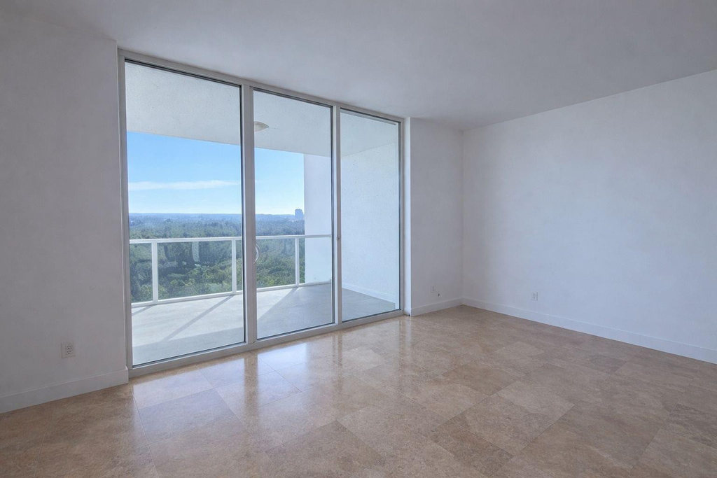 14951 Royal Oaks Lane - Photo 2