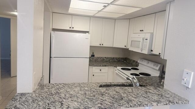 1520 Se Royal Green Circle - Photo 0