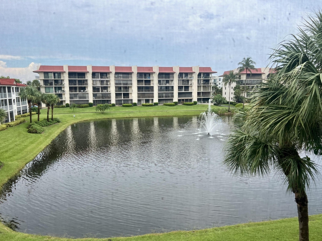 108 Half Moon Circle - Photo 1