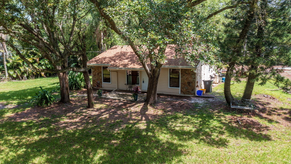 11735 150th Court N - Photo 0