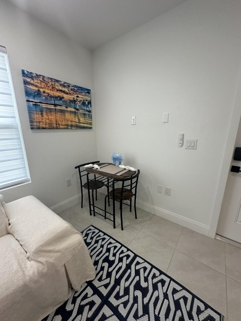 517 Sw Halden Avenue - Photo 2