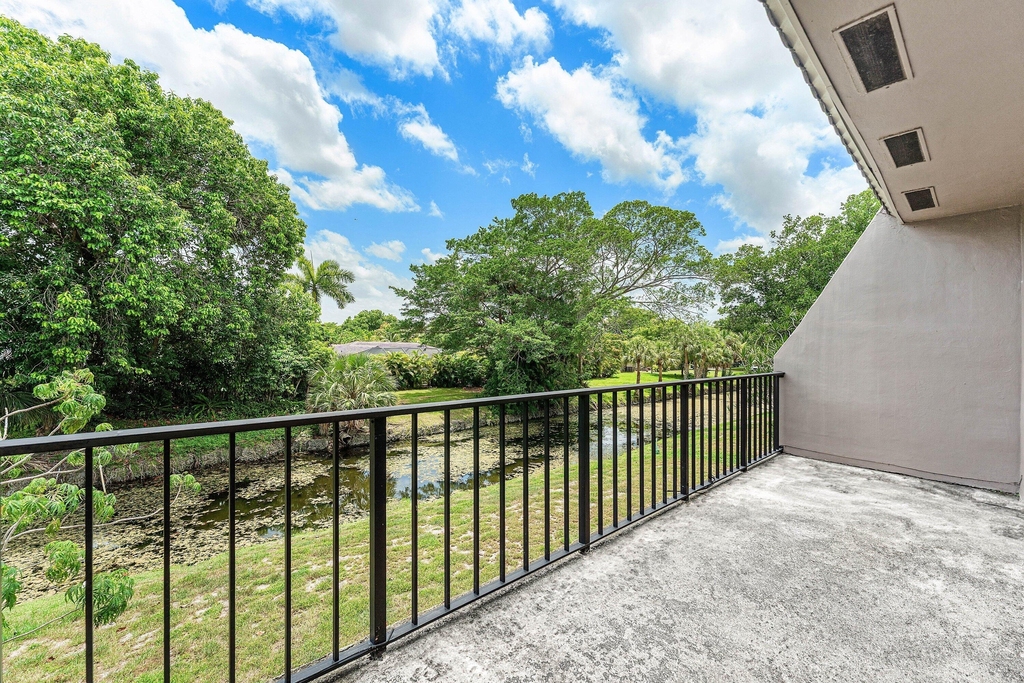 9050 Nw 28th Street - Photo 26