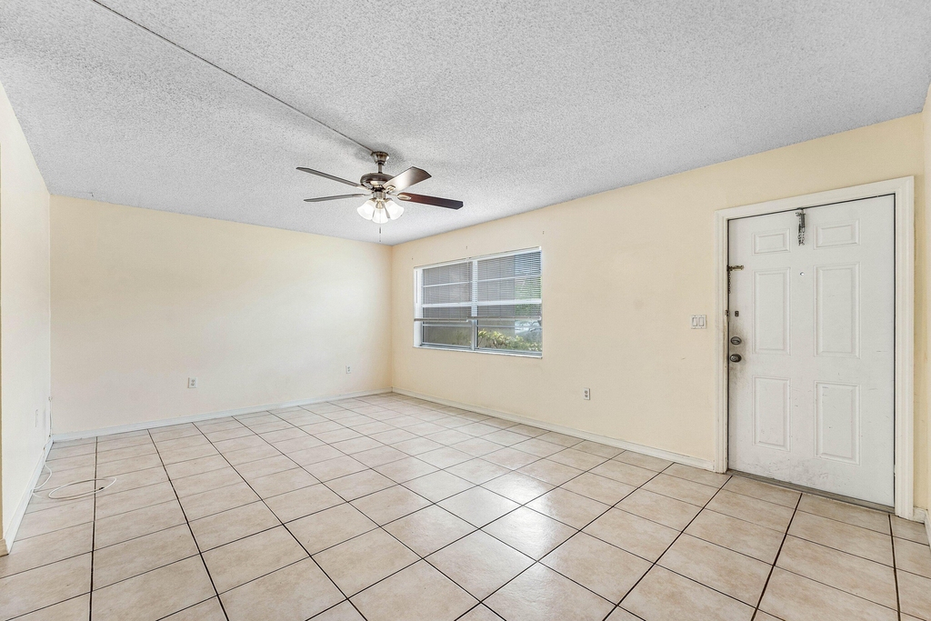 9050 Nw 28th Street - Photo 7