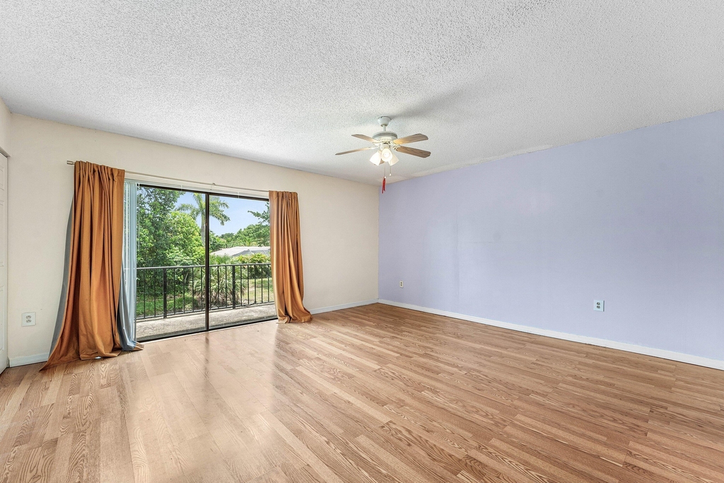 9050 Nw 28th Street - Photo 18