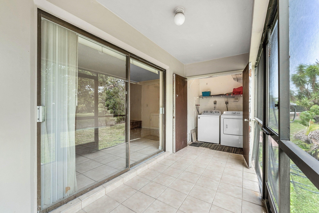 9050 Nw 28th Street - Photo 32