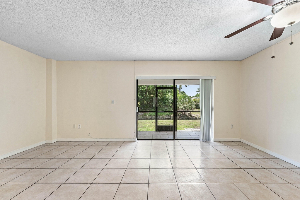 9050 Nw 28th Street - Photo 13