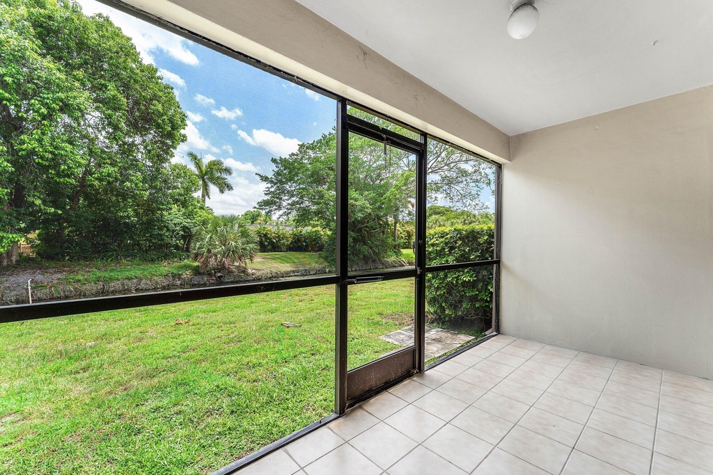 9050 Nw 28th Street - Photo 33
