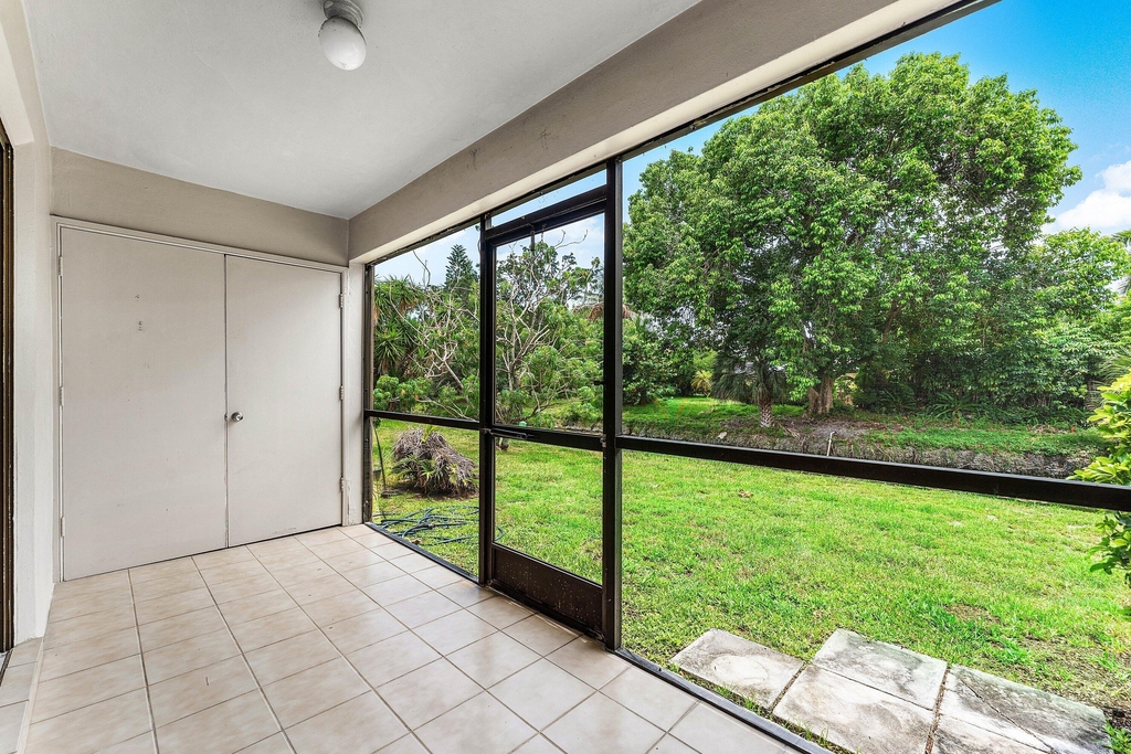 9050 Nw 28th Street - Photo 30