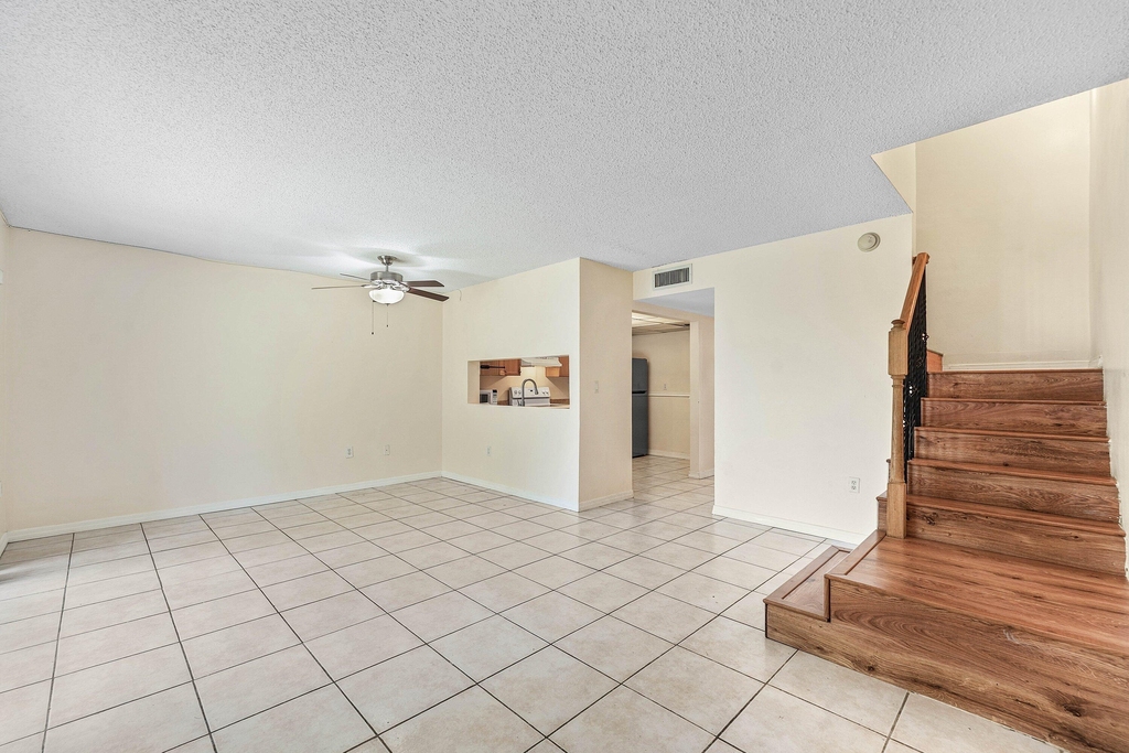 9050 Nw 28th Street - Photo 12