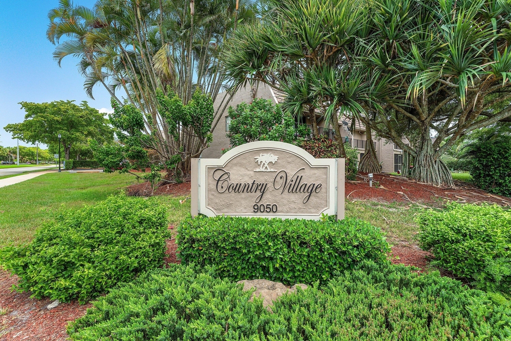 9050 Nw 28th Street - Photo 3