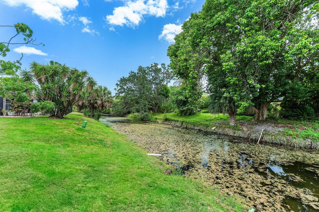 9050 Nw 28th Street - Photo 6