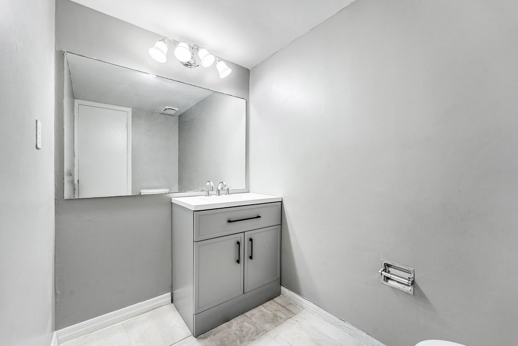 9050 Nw 28th Street - Photo 15