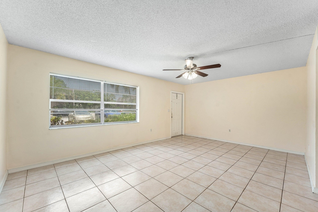9050 Nw 28th Street - Photo 9