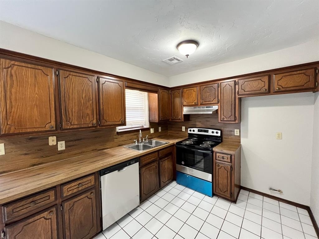 752 W Forest Drive - Photo 4