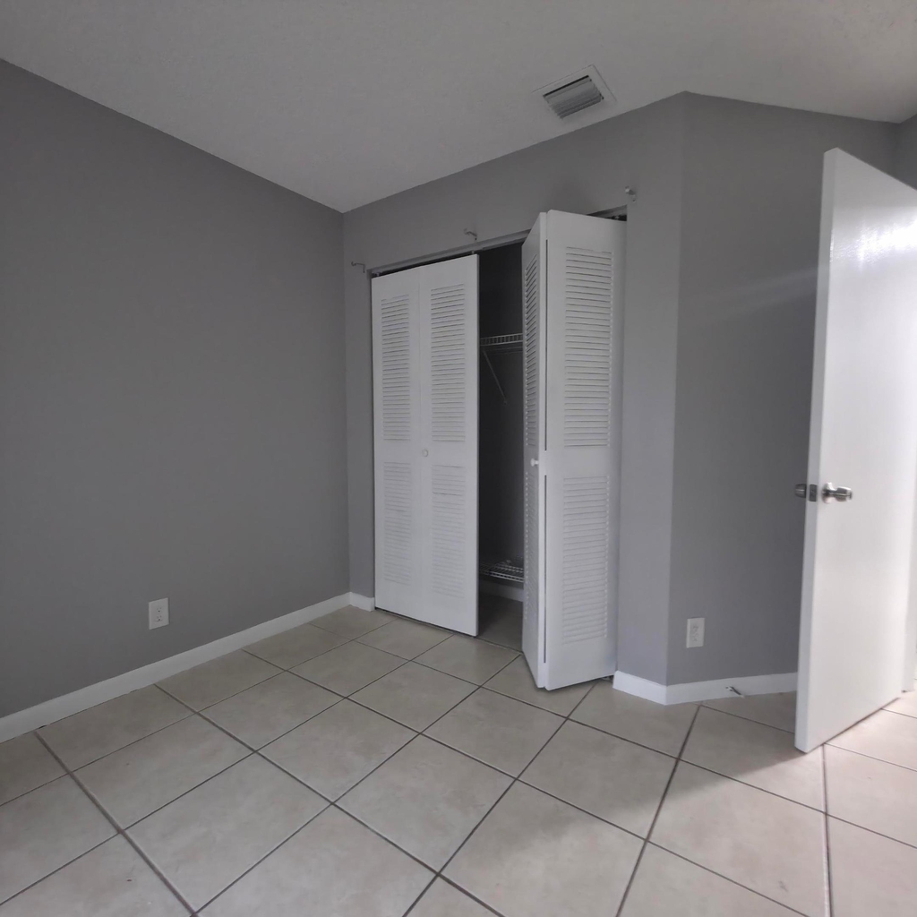11441 Nw 41st Street - Photo 12