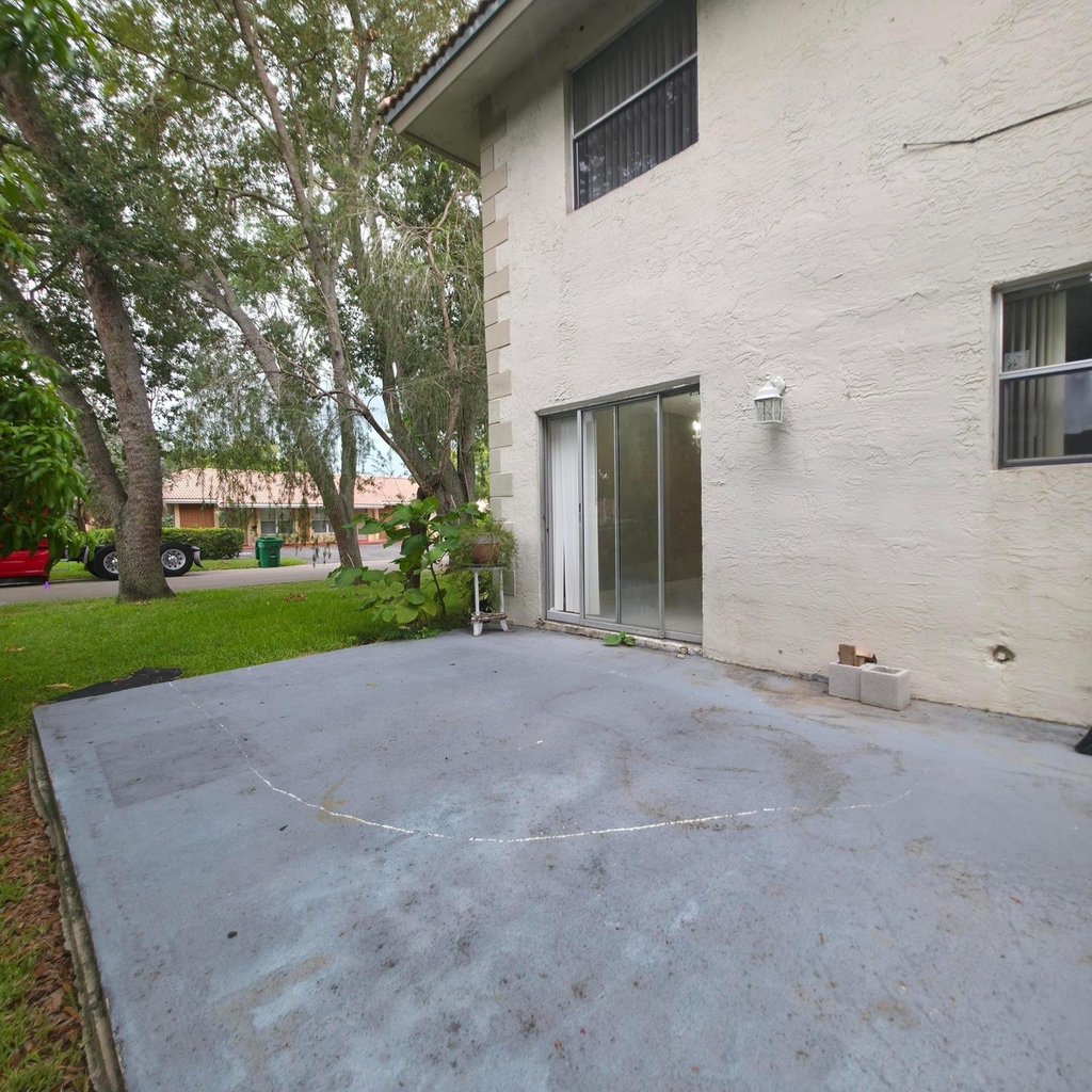 11441 Nw 41st Street - Photo 4