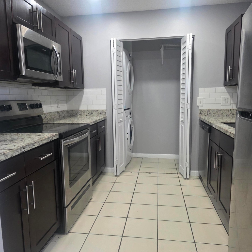 11441 Nw 41st Street - Photo 1
