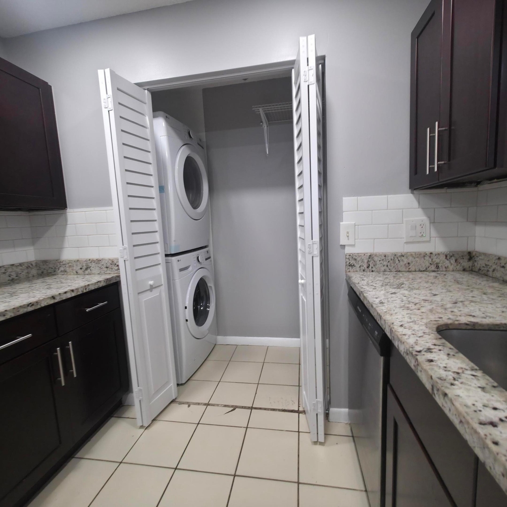 11441 Nw 41st Street - Photo 3