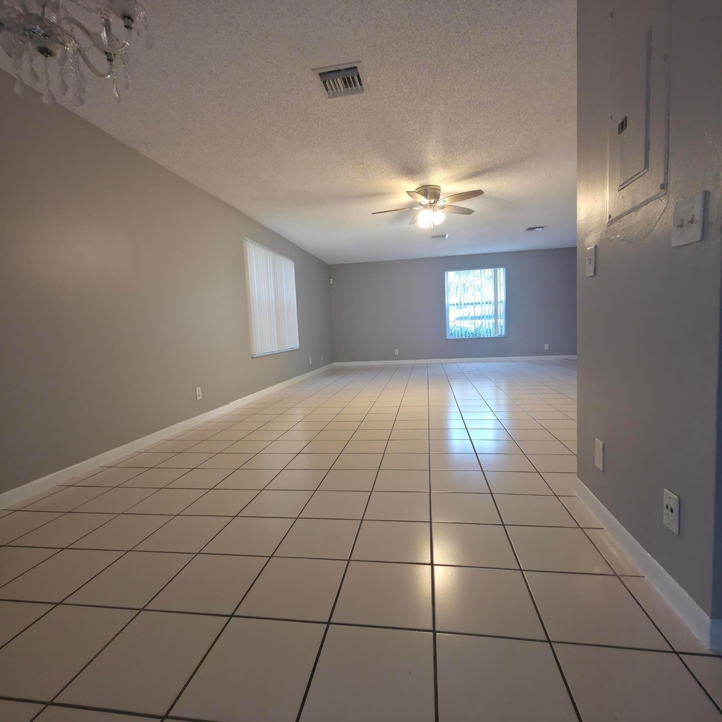 11441 Nw 41st Street - Photo 5