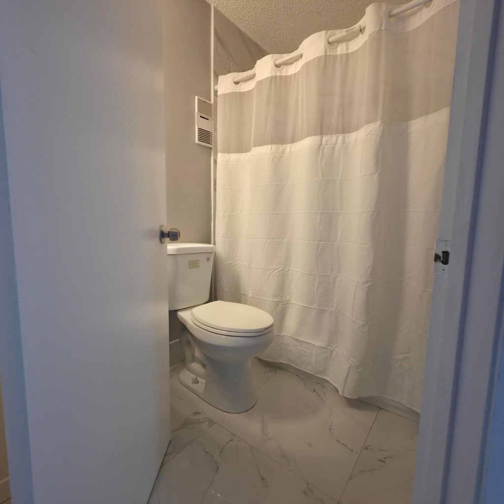 11441 Nw 41st Street - Photo 13