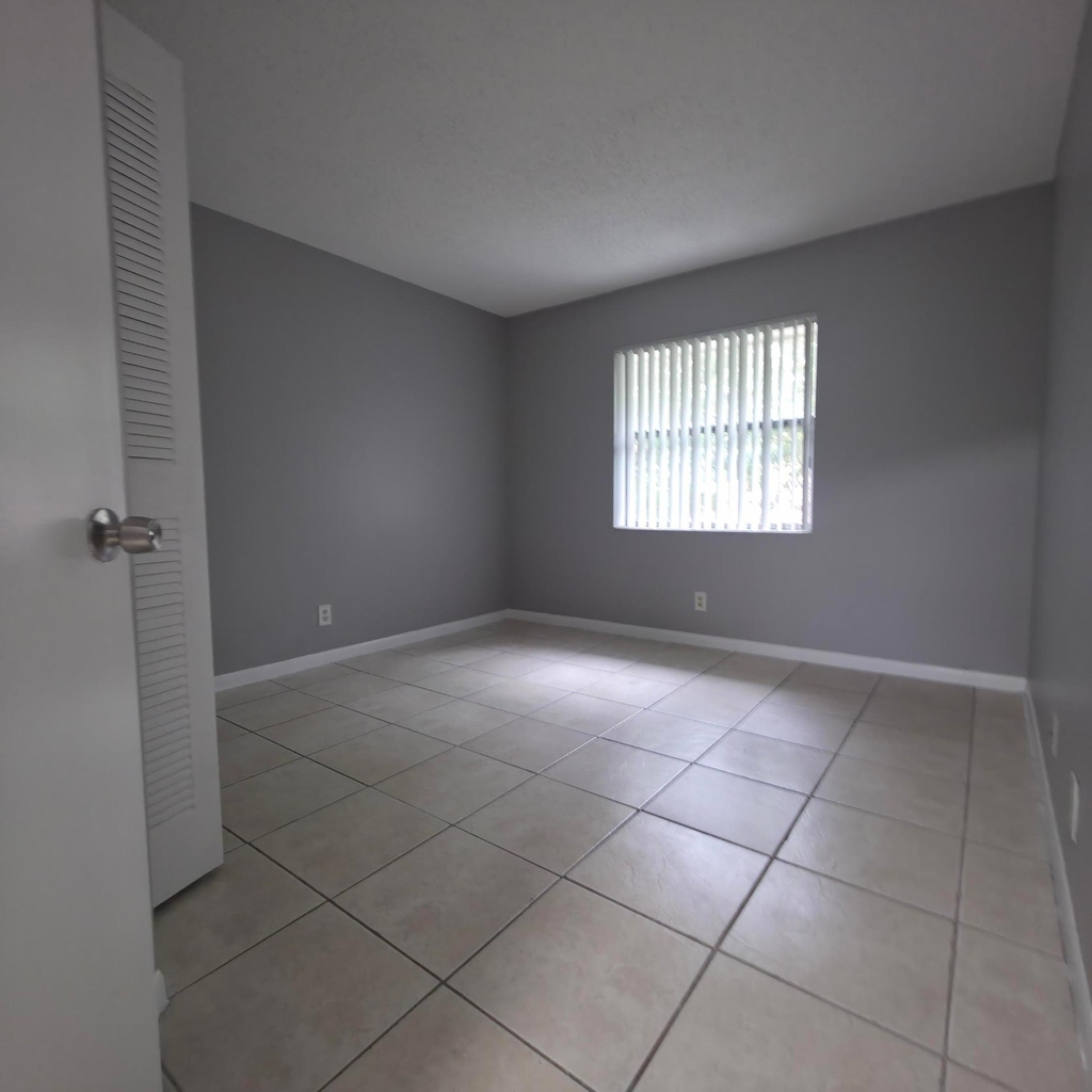 11441 Nw 41st Street - Photo 11
