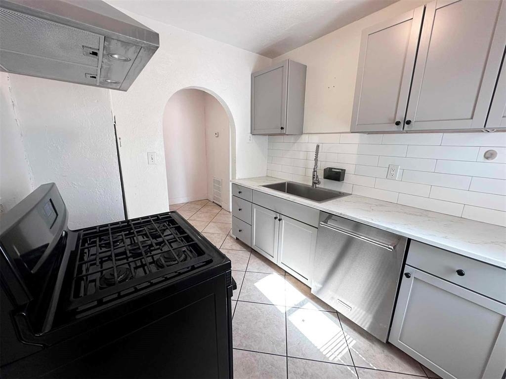 2305 Nw 15th Street - Photo 9