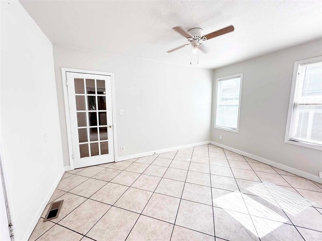 2305 Nw 15th Street - Photo 6