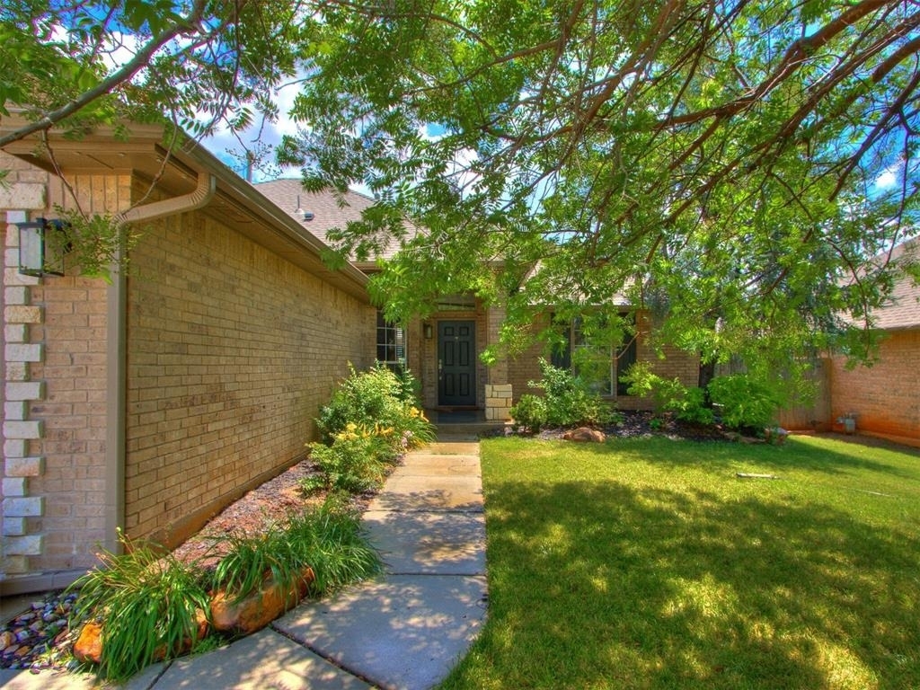 16616 Hardwood Place - Photo 2