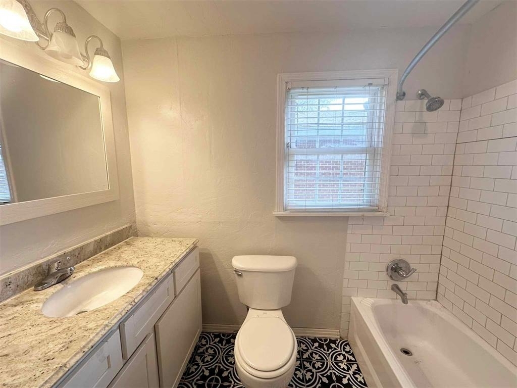 4605 N Hammond Avenue - Photo 18