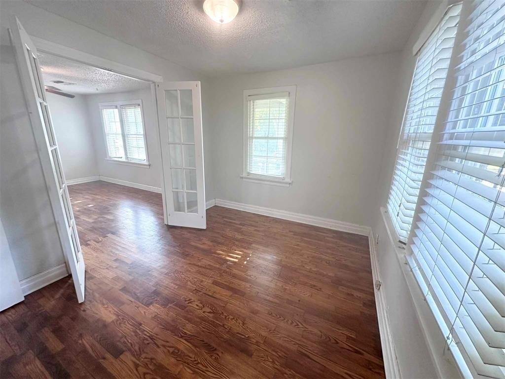 4605 N Hammond Avenue - Photo 9