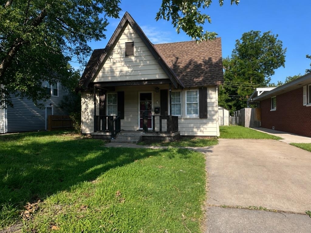 4605 N Hammond Avenue - Photo 0
