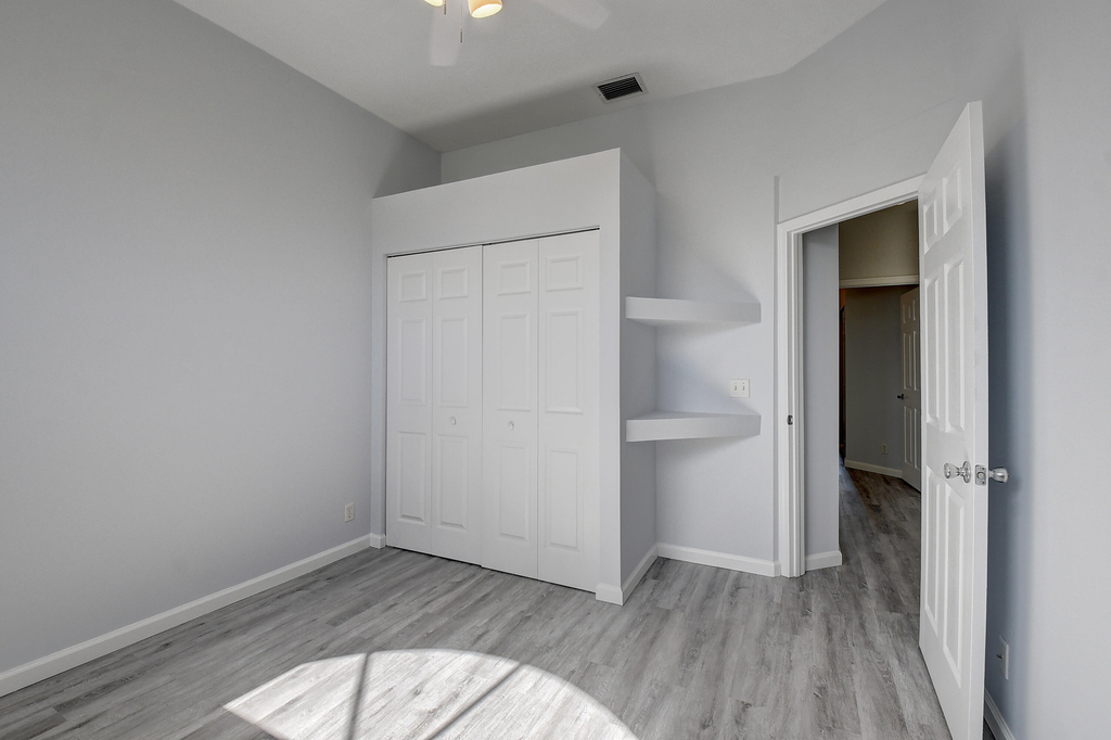 10201 Lexington Lakes Boulevard N - Photo 23