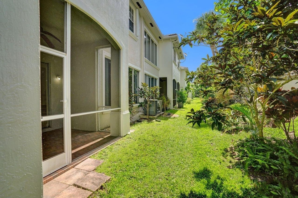 6379 Bella Circle W - Photo 35