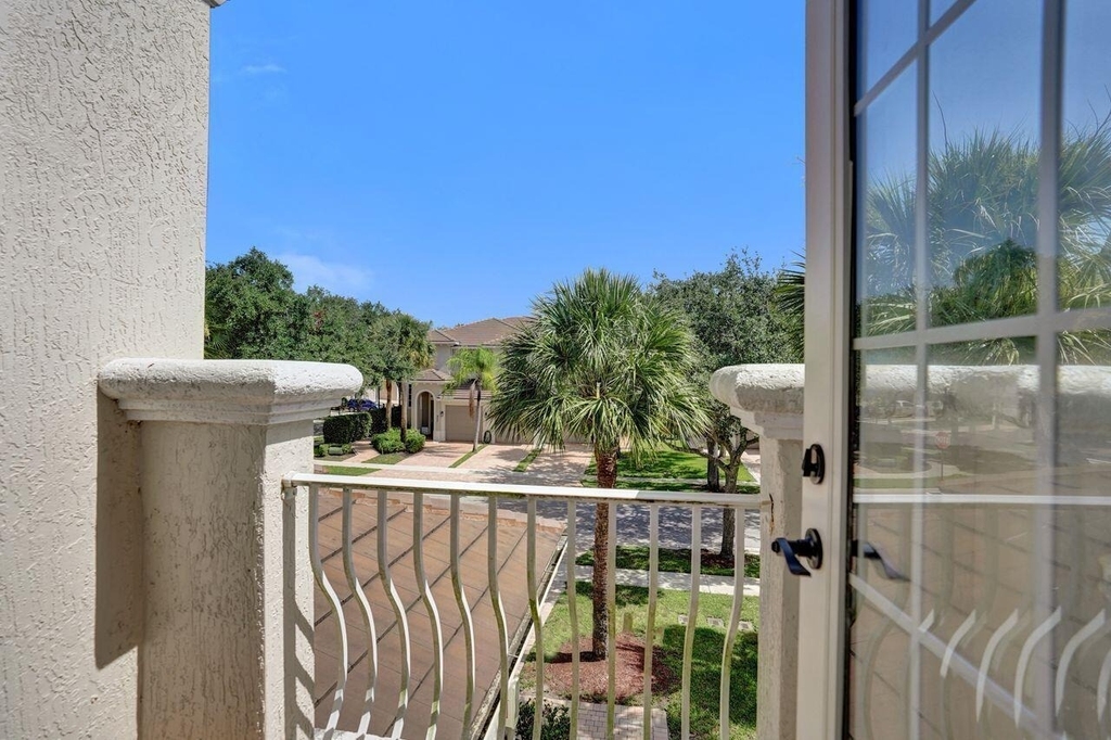 6379 Bella Circle W - Photo 49