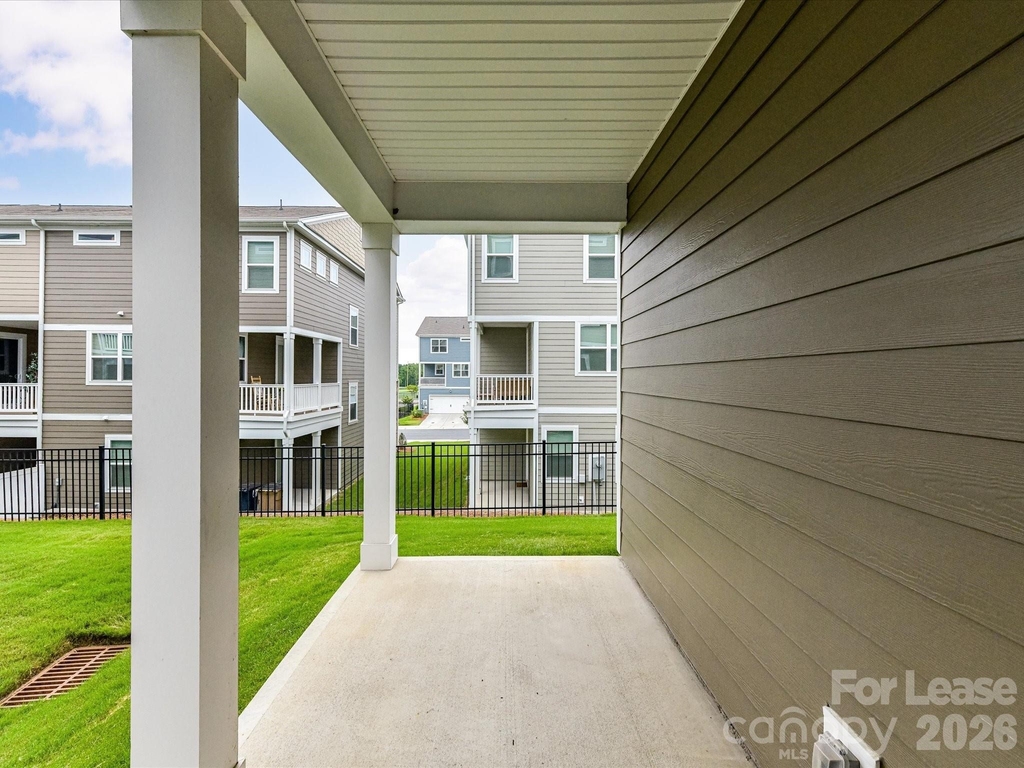 420 Burr Street - Photo 34