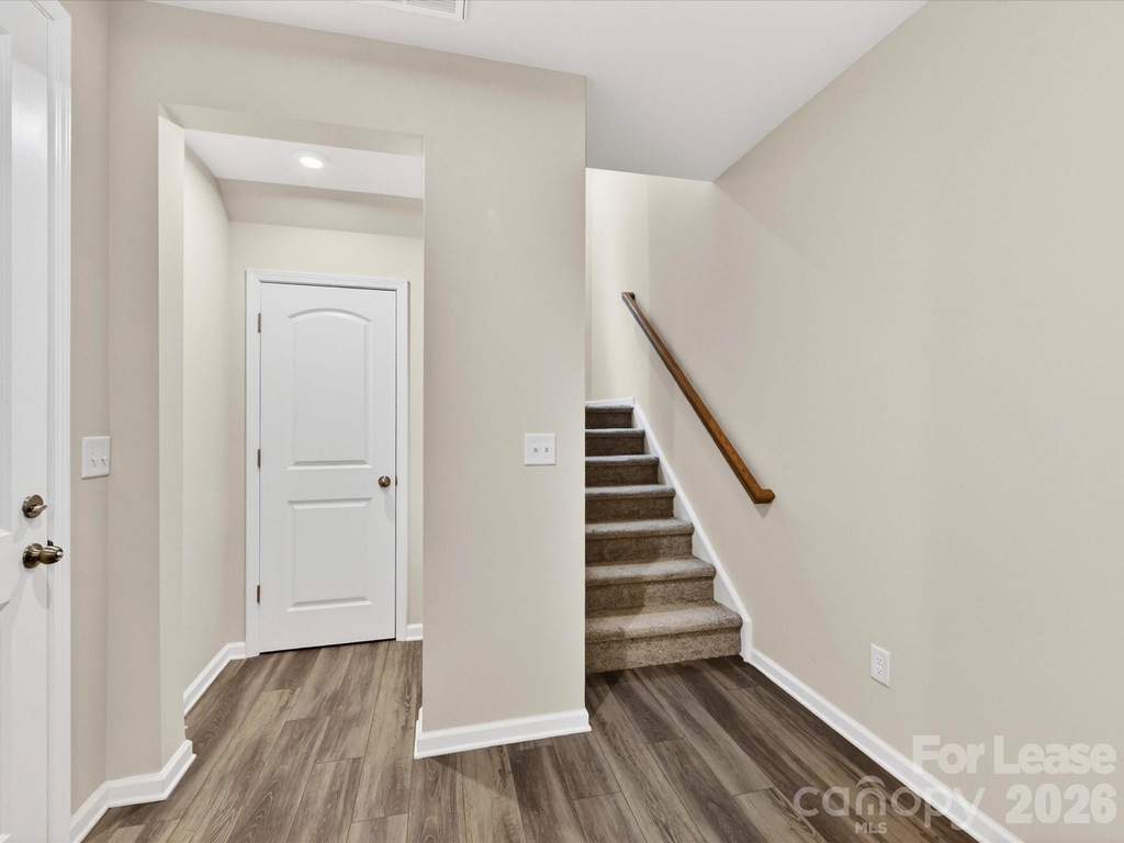 420 Burr Street - Photo 4