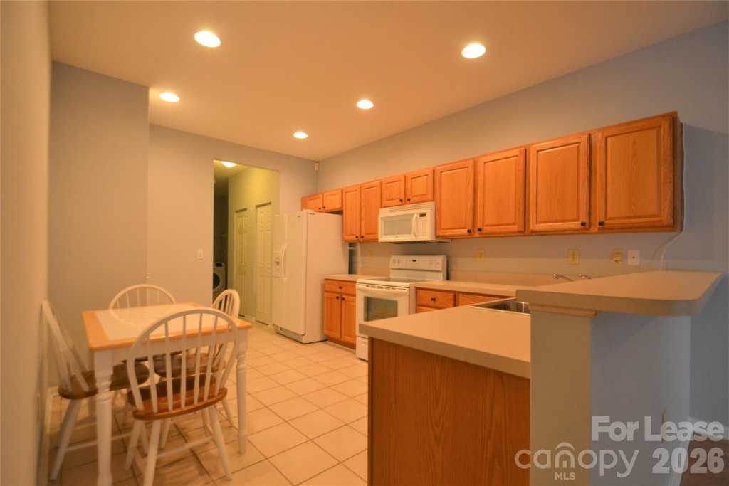 8035 Sultana Circle - Photo 6