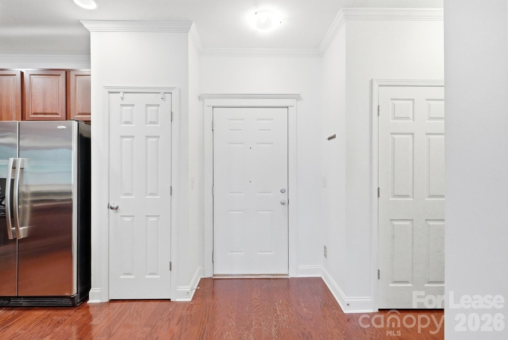 1000 E Woodlawn Road - Photo 11
