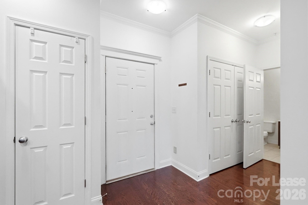 1000 E Woodlawn Road - Photo 12