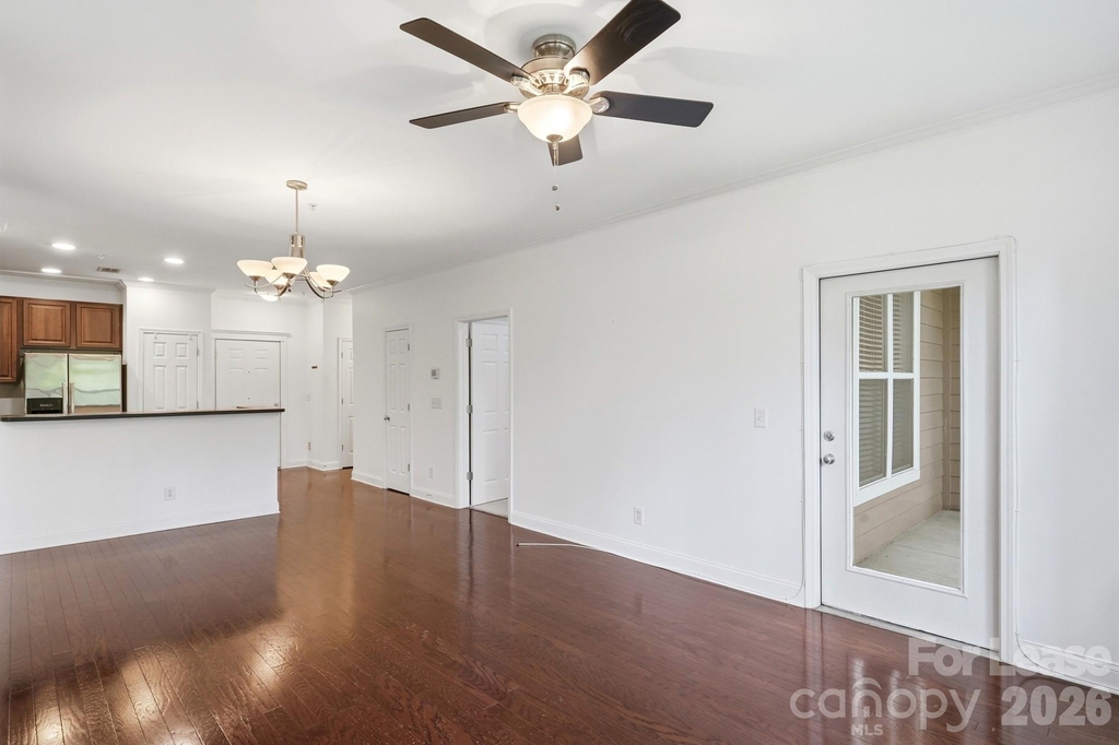1000 E Woodlawn Road - Photo 27