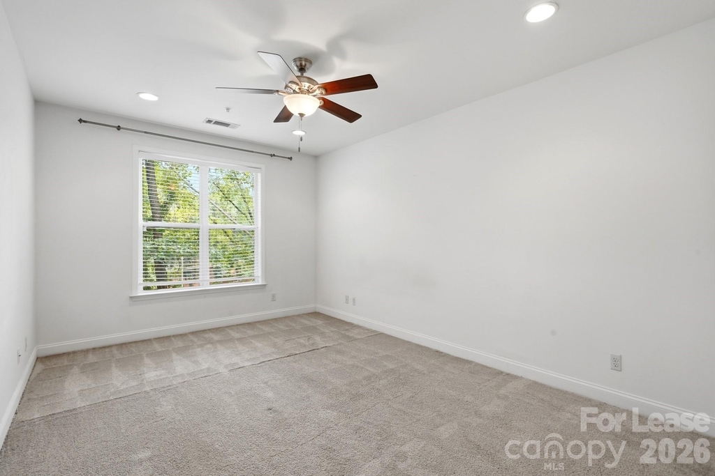1000 E Woodlawn Road - Photo 39