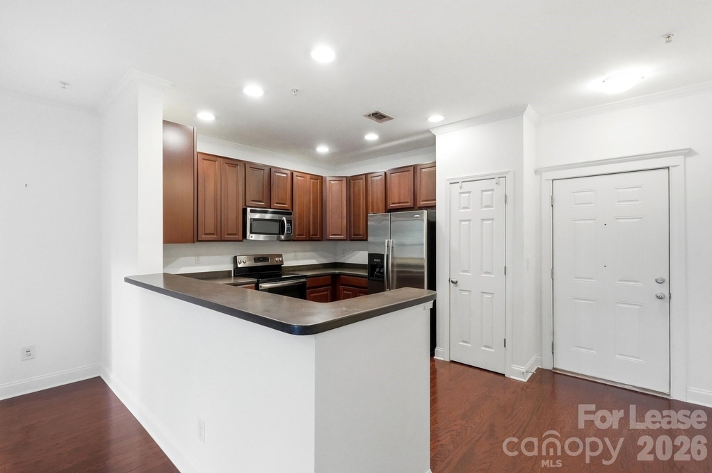 1000 E Woodlawn Road - Photo 14