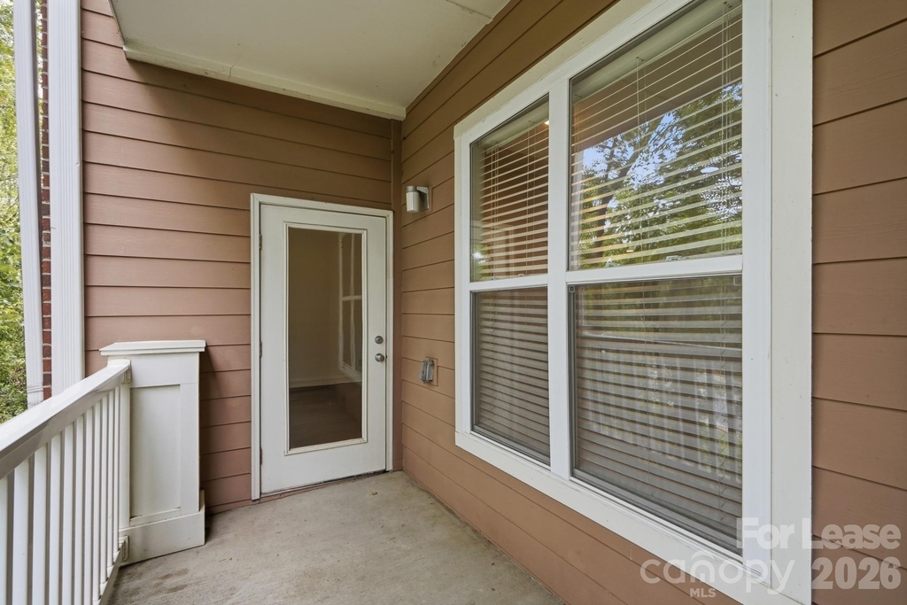 1000 E Woodlawn Road - Photo 30